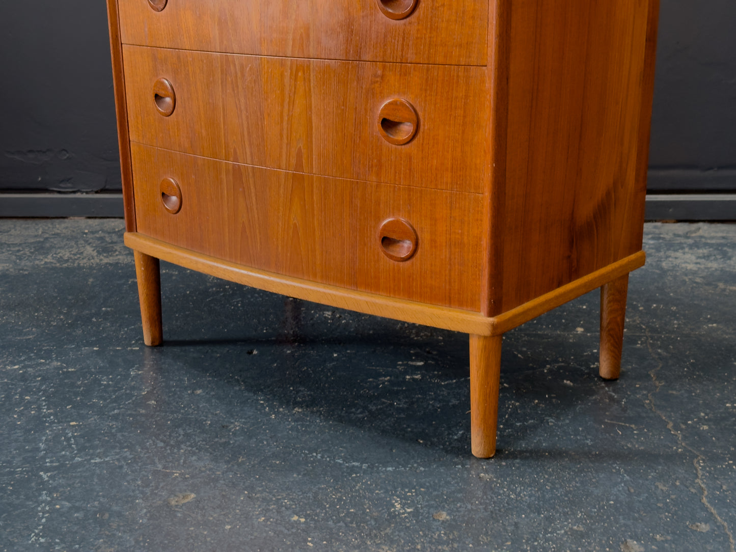Teak chest of drawers