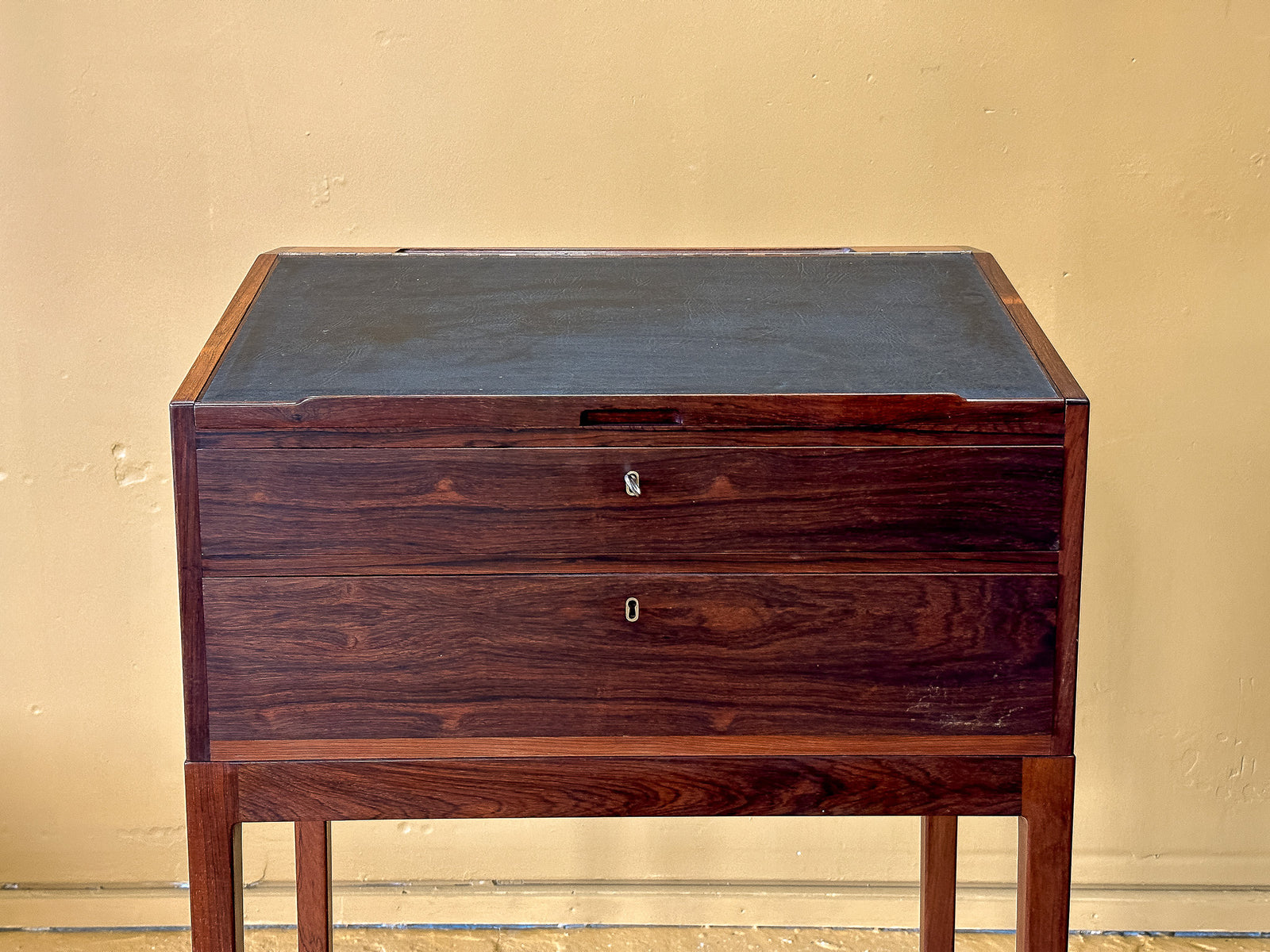 Rosewood Standing Desk