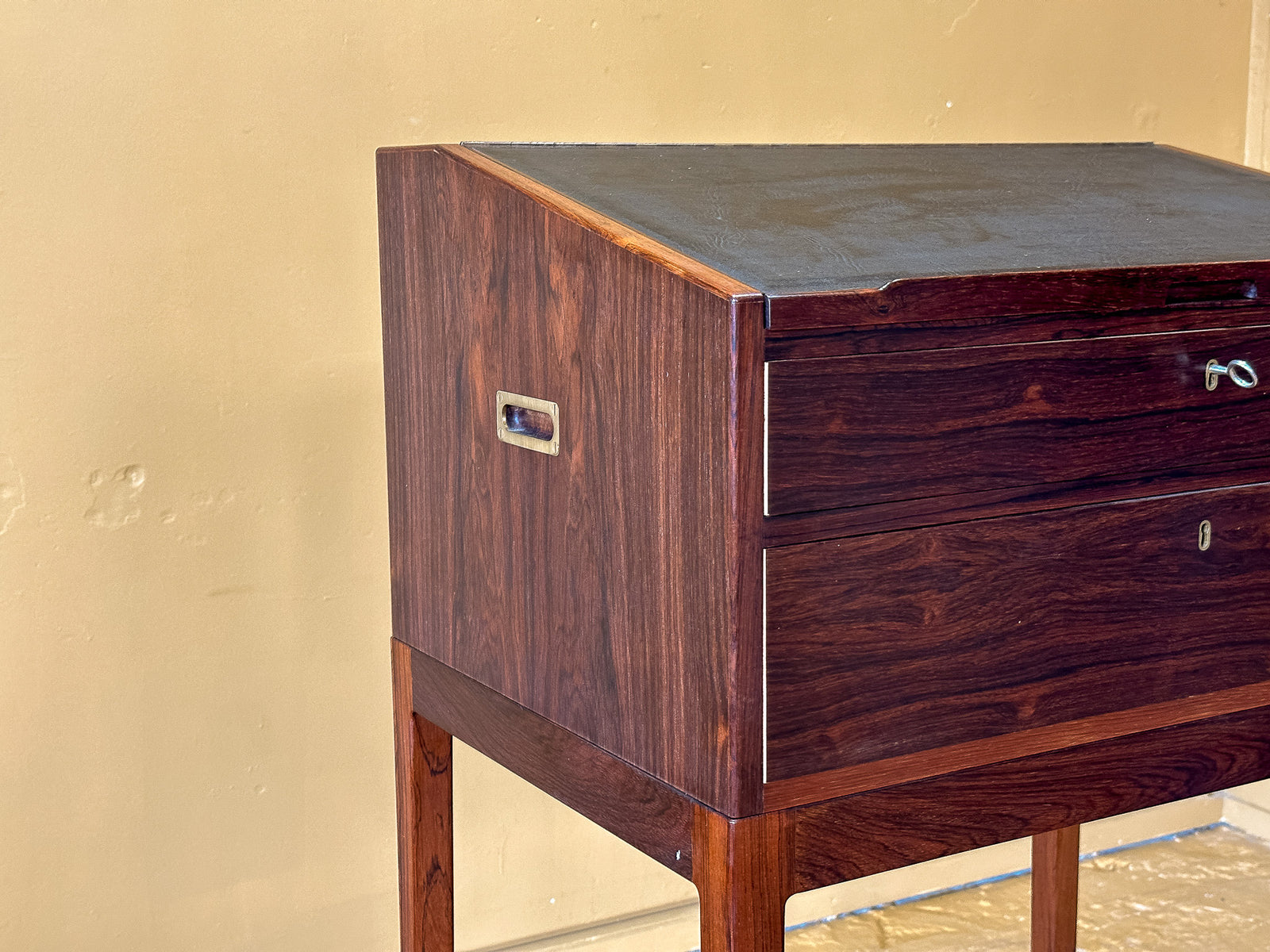 Rosewood Standing Desk