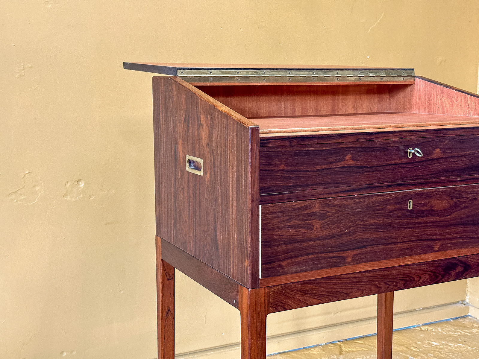 Rosewood Standing Desk