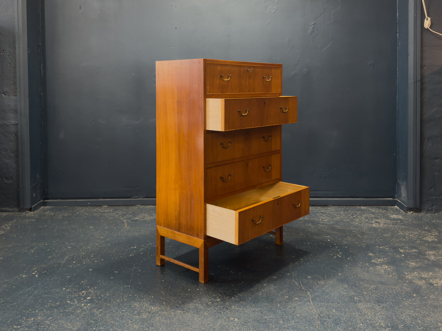 Oak Chest of Drawers with Brass Handles