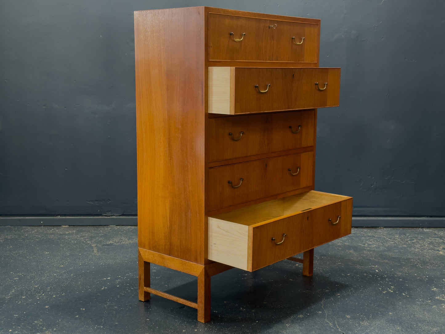 Oak Chest of Drawers with Brass Handles