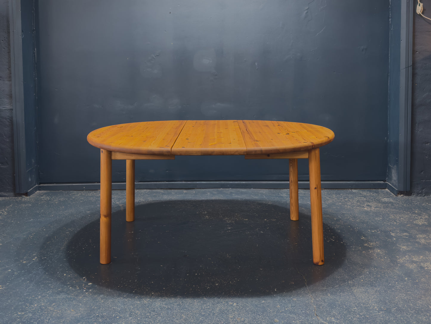Rainer Daumiller Extending Round Pine Dining Table