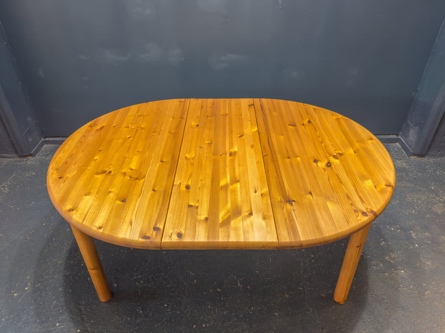 Rainer Daumiller Extending Round Pine Dining Table