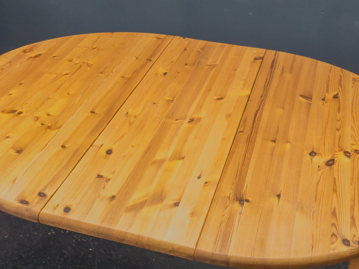 Rainer Daumiller Extending Round Pine Dining Table