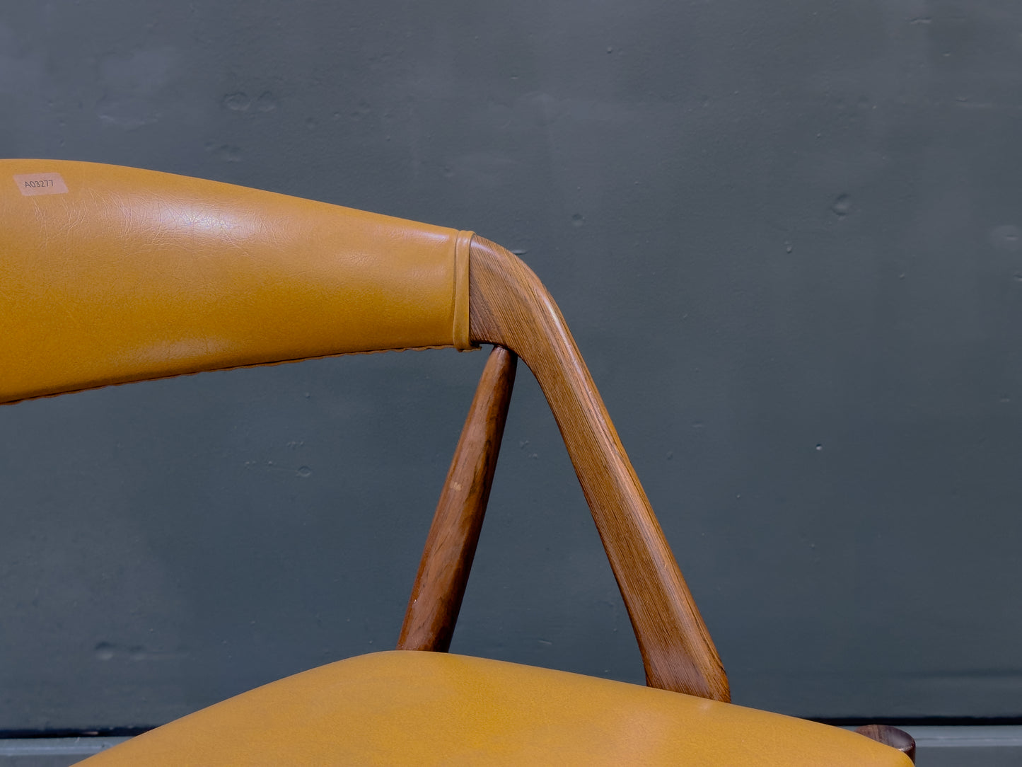 Set of 6 Leather and Rosewood Model 31 Chairs by Kai Kristiansen