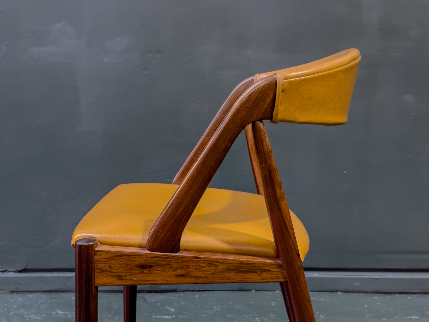Set of 6 Leather and Rosewood Model 31 Chairs by Kai Kristiansen