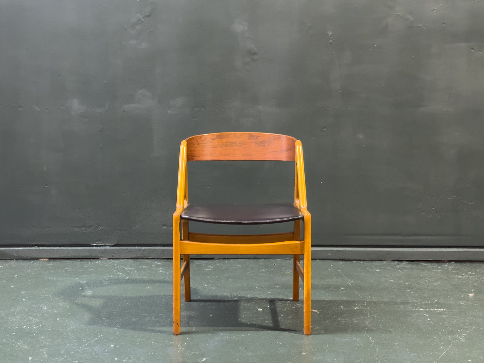 Henning Kjaernulf Model 72 Chair