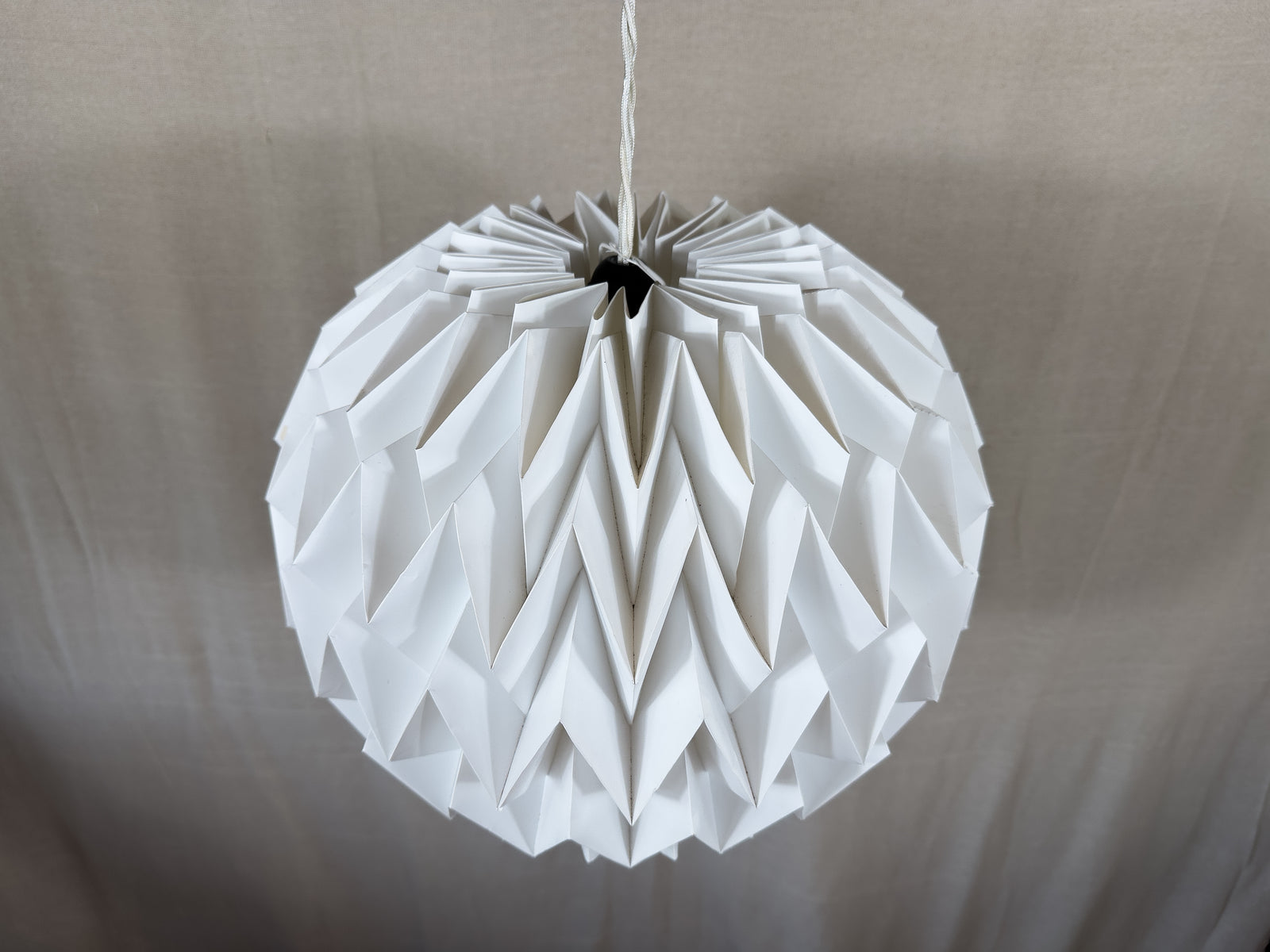 Zig zag textured pendant light
