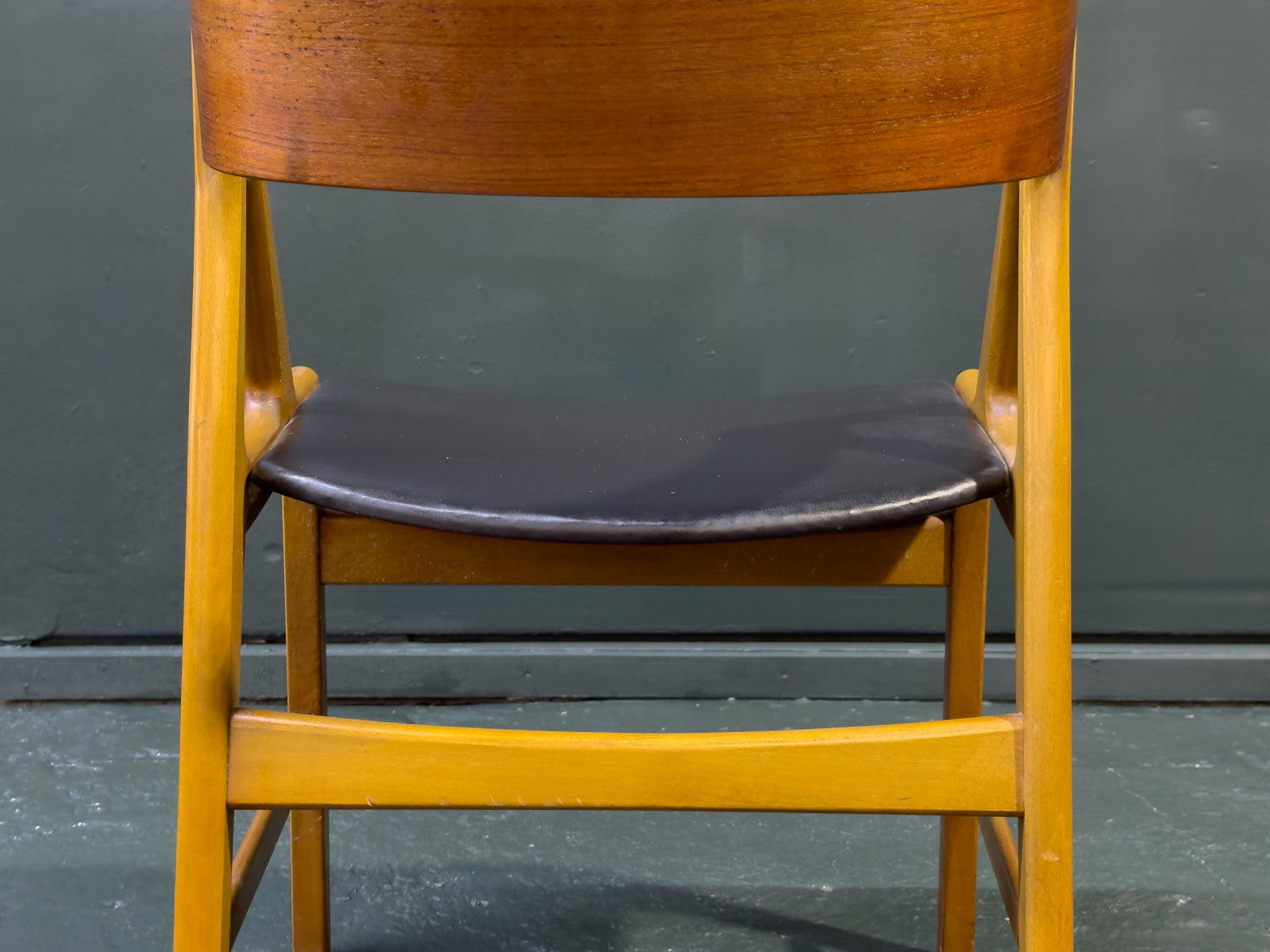 Henning Kjaernulf Model 72 Chair