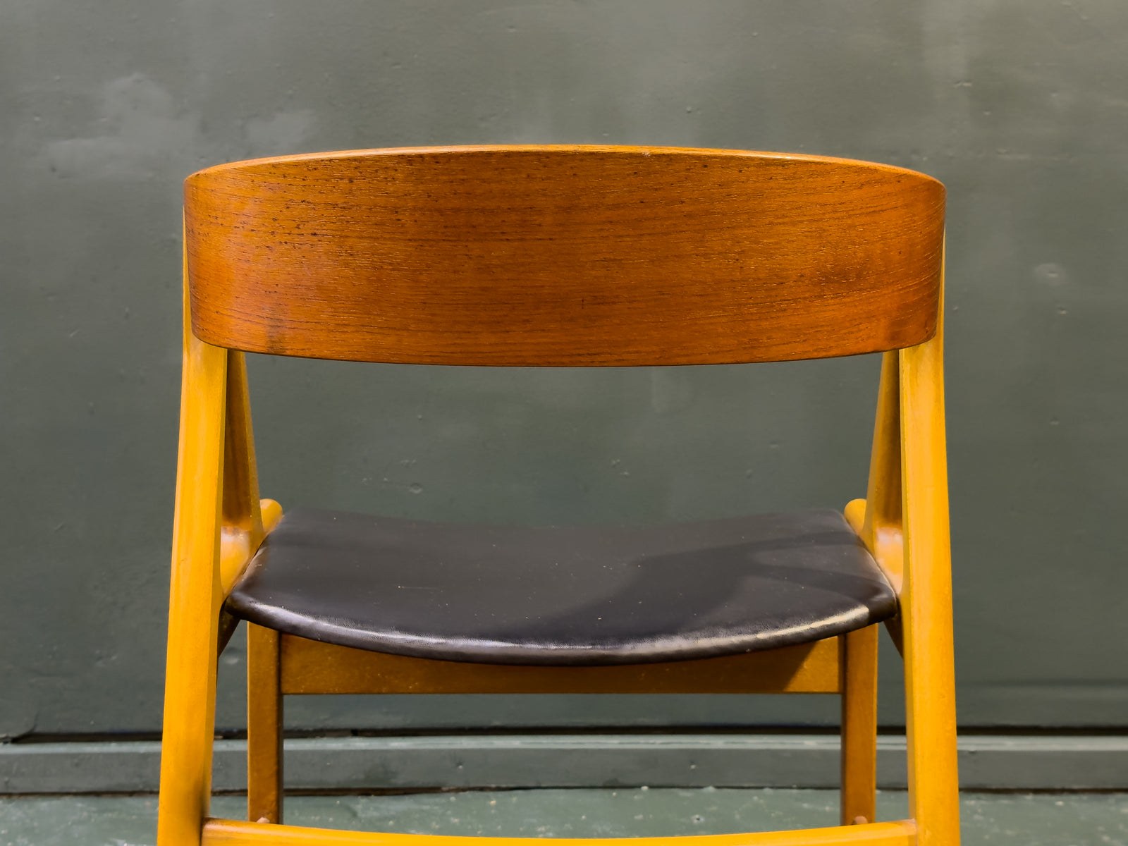 Henning Kjaernulf Model 72 Chair