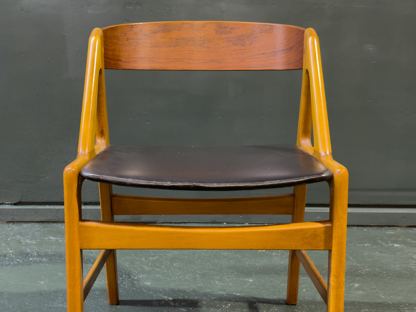 Henning Kjaernulf Model 72 Chair