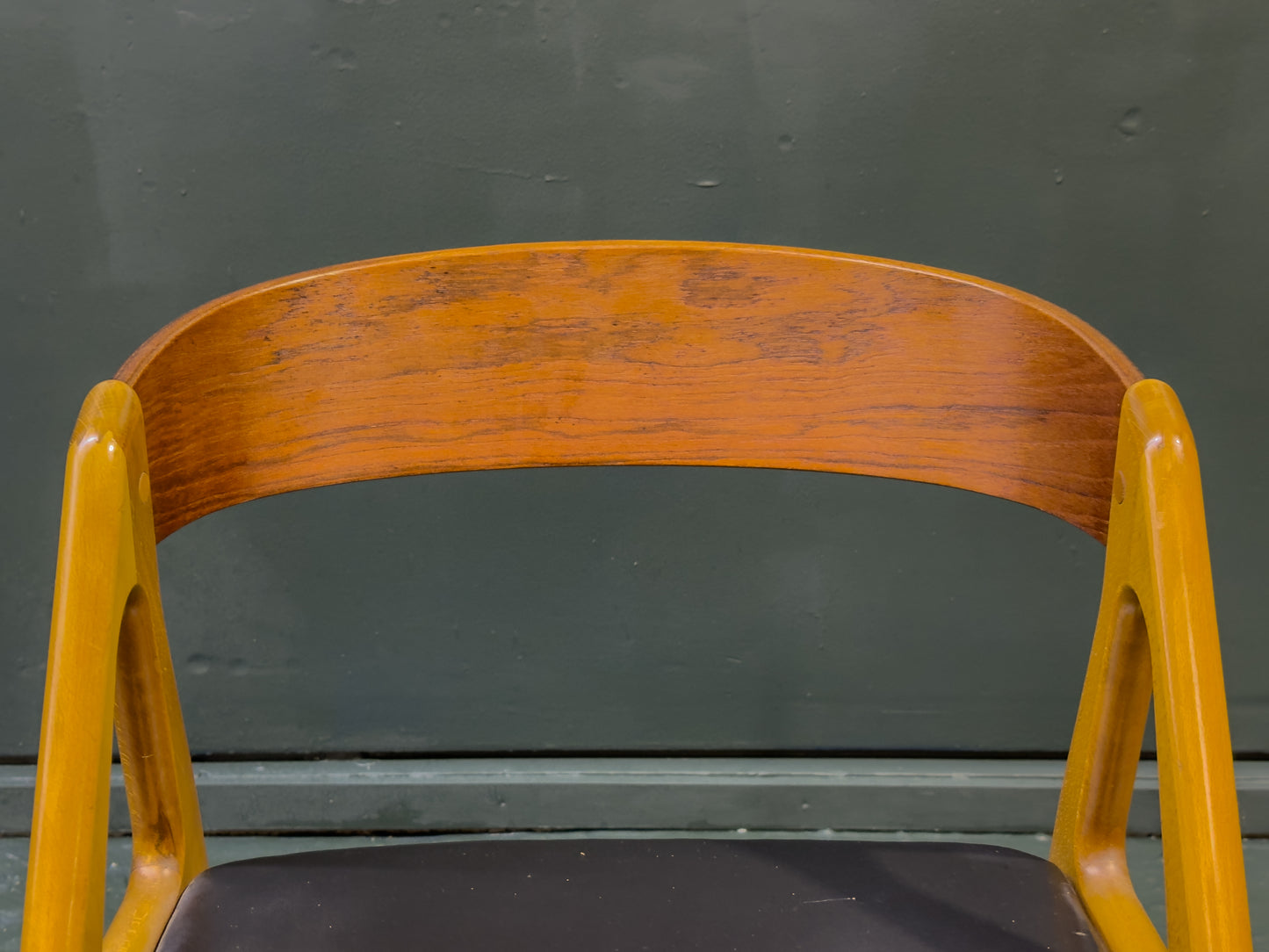 Henning Kjaernulf Model 72 Chair