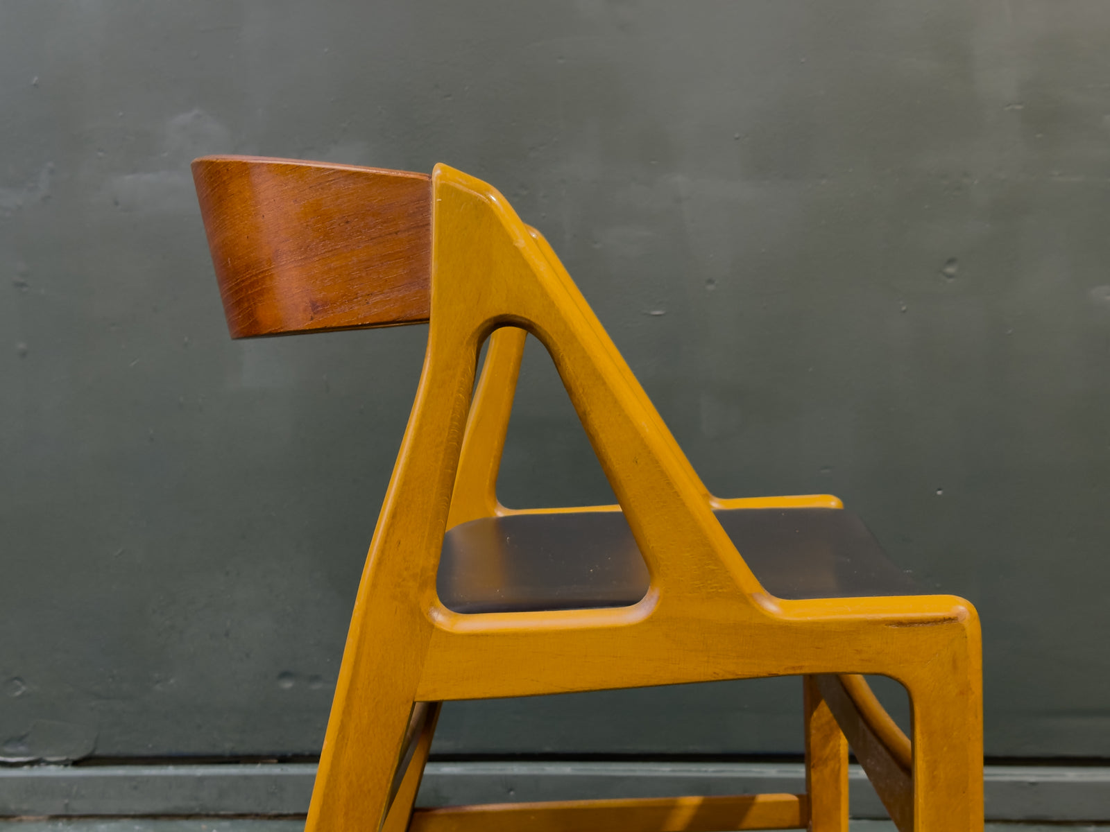 Henning Kjaernulf Model 72 Chair