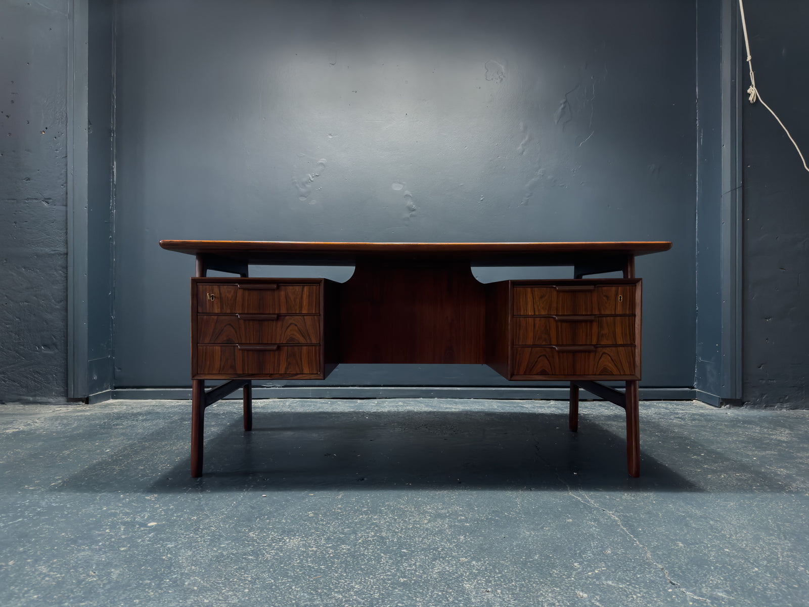 Model 75 Rosewood Desk