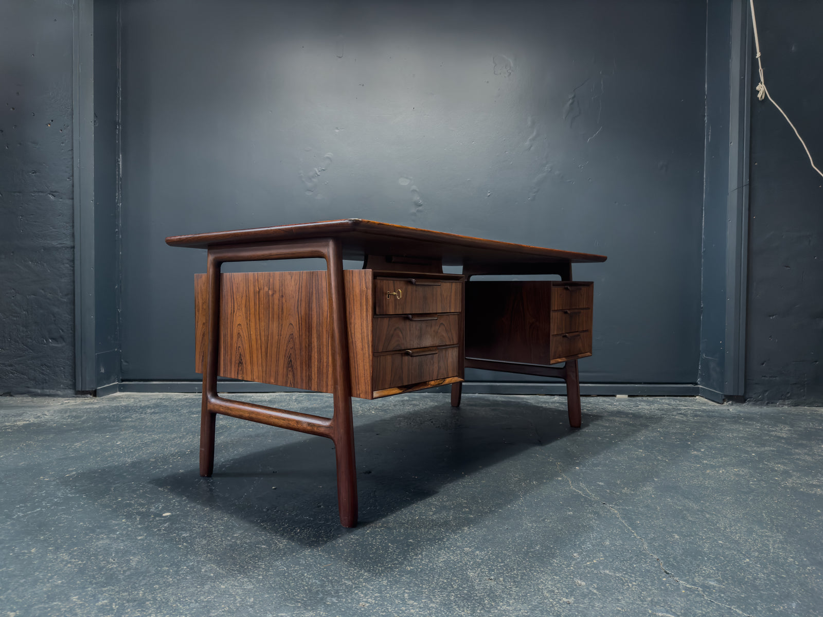 Model 75 Rosewood Desk