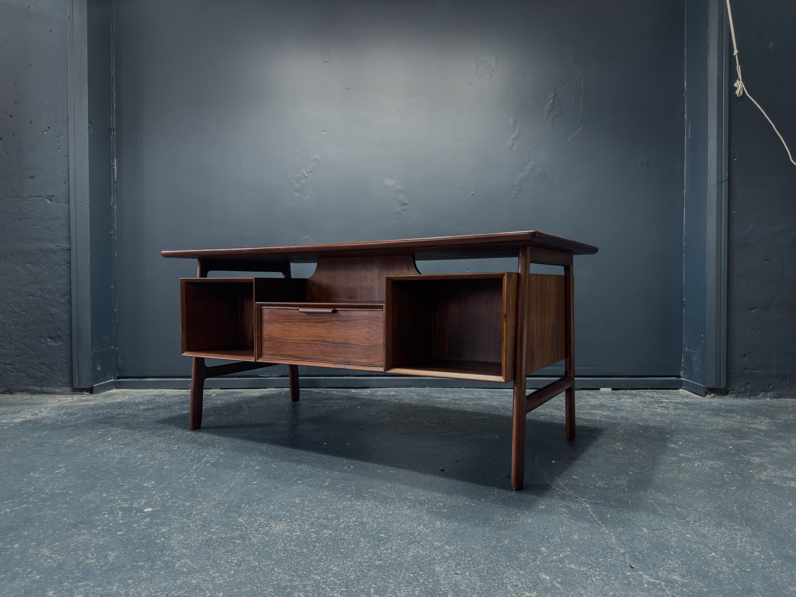 Model 75 Rosewood Desk