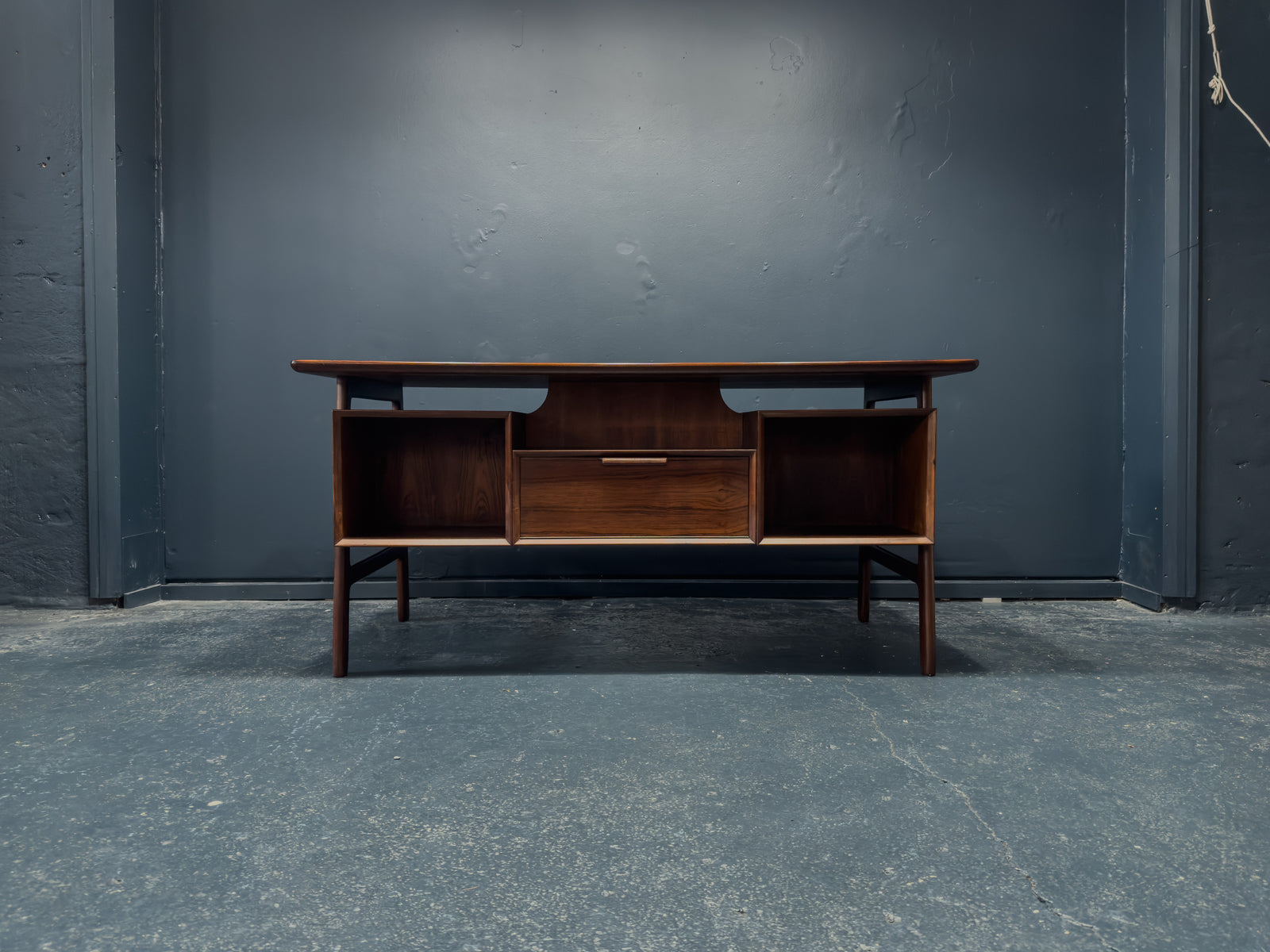 Model 75 Rosewood Desk