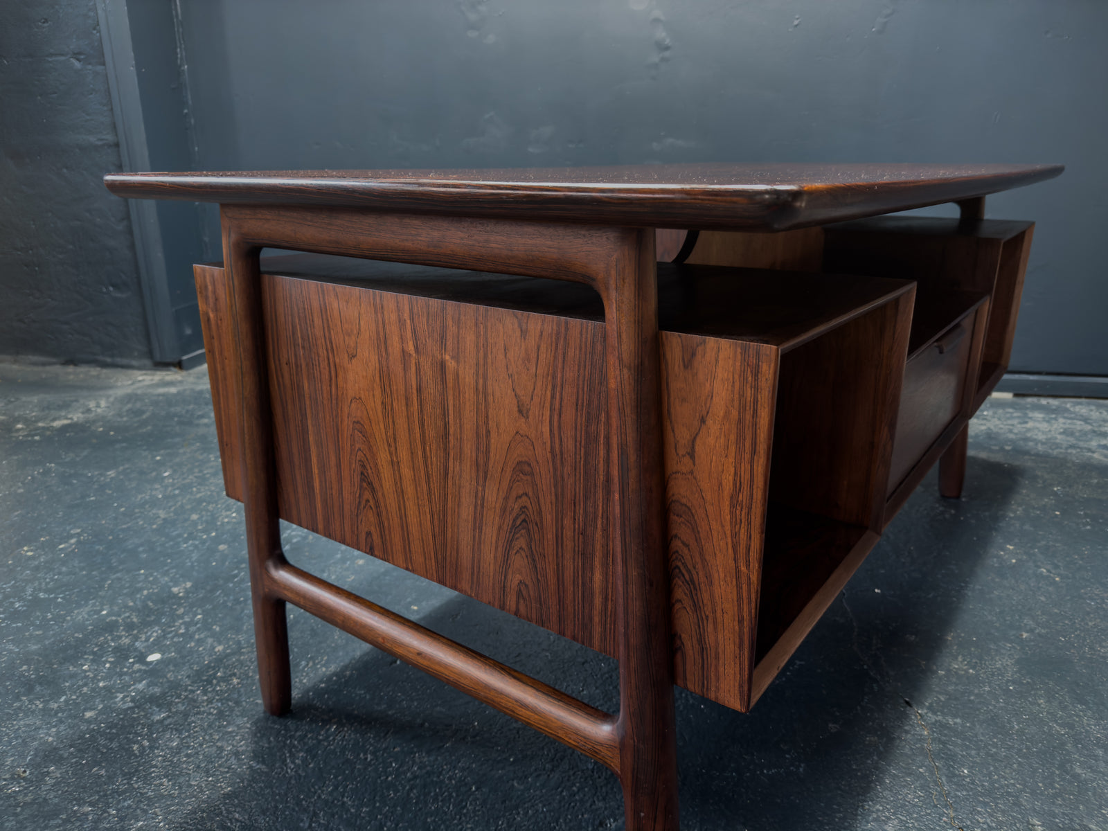Model 75 Rosewood Desk