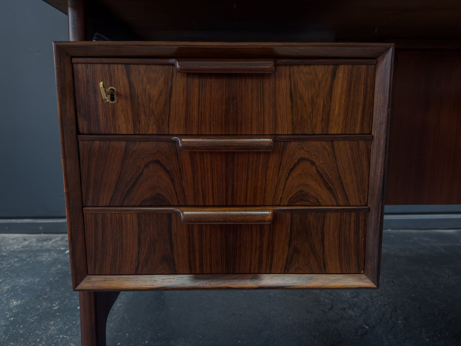 Model 75 Rosewood Desk