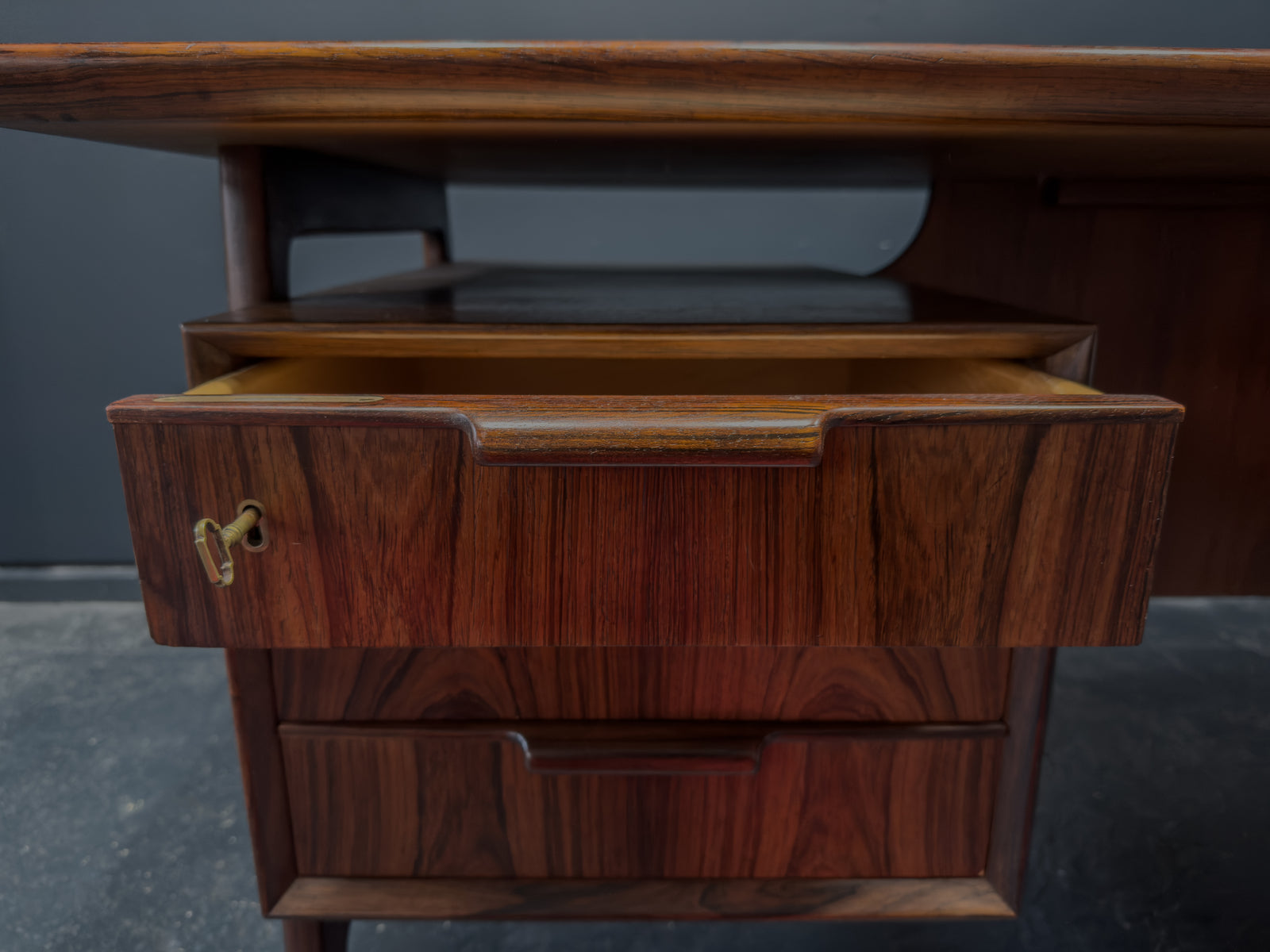 Model 75 Rosewood Desk