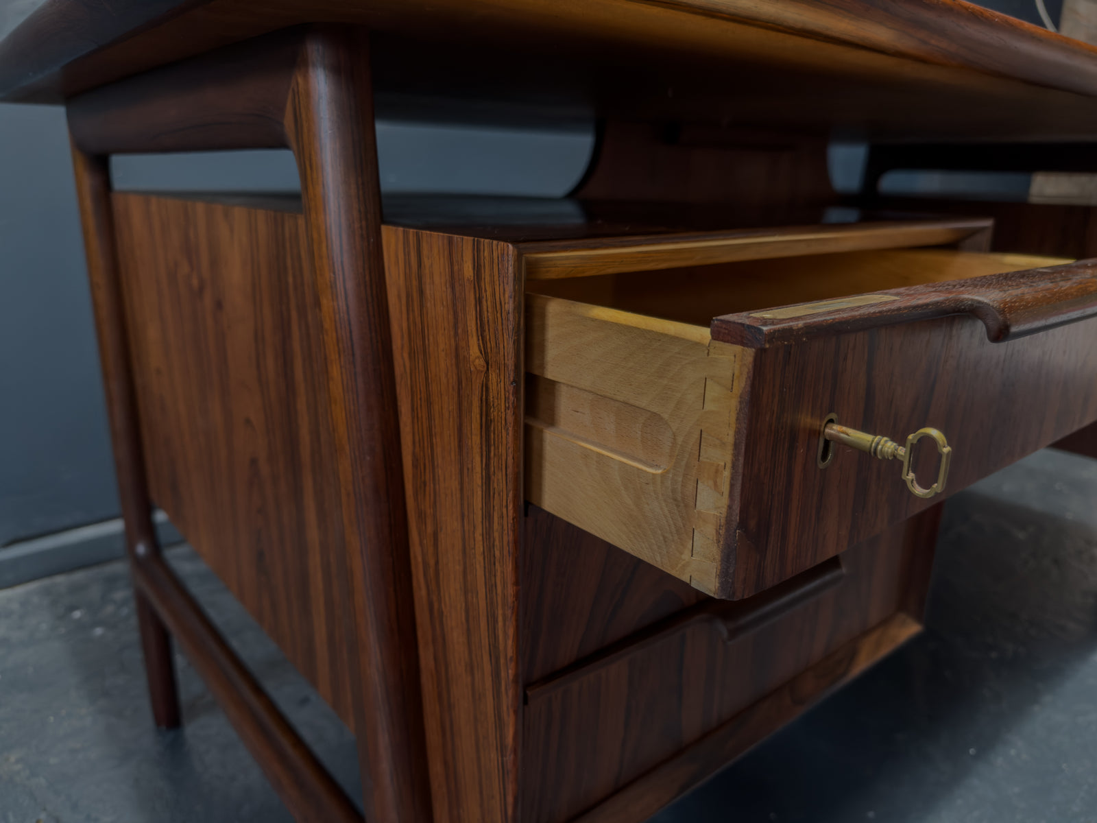 Model 75 Rosewood Desk