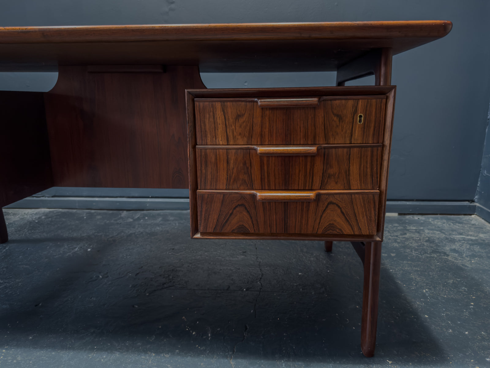 Model 75 Rosewood Desk