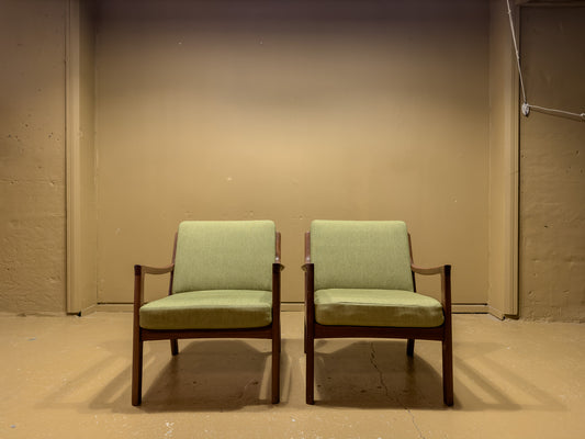 Ole Wanscher FD-109 Lounge Chairs
