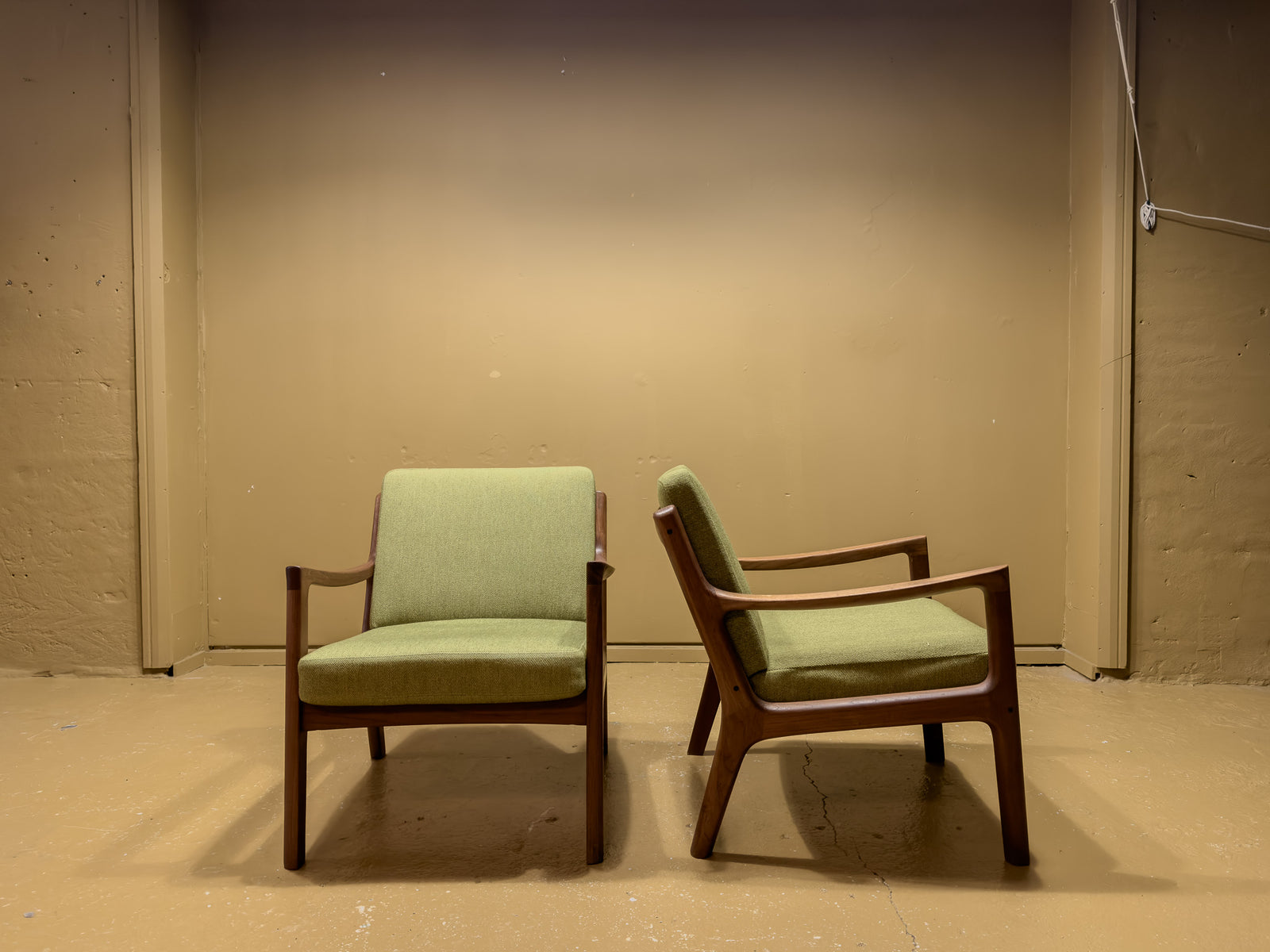 Ole Wanscher FD-109 Lounge Chairs