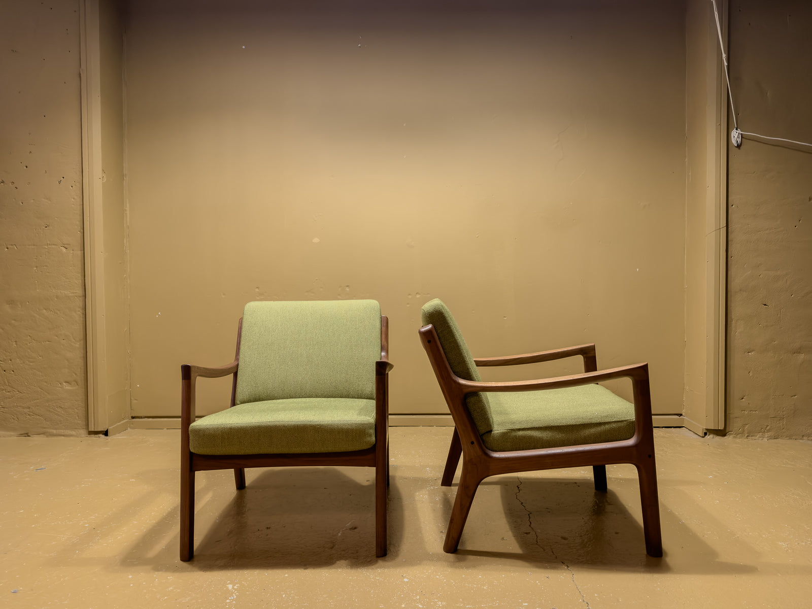 Ole Wanscher FD-109 Lounge Chairs