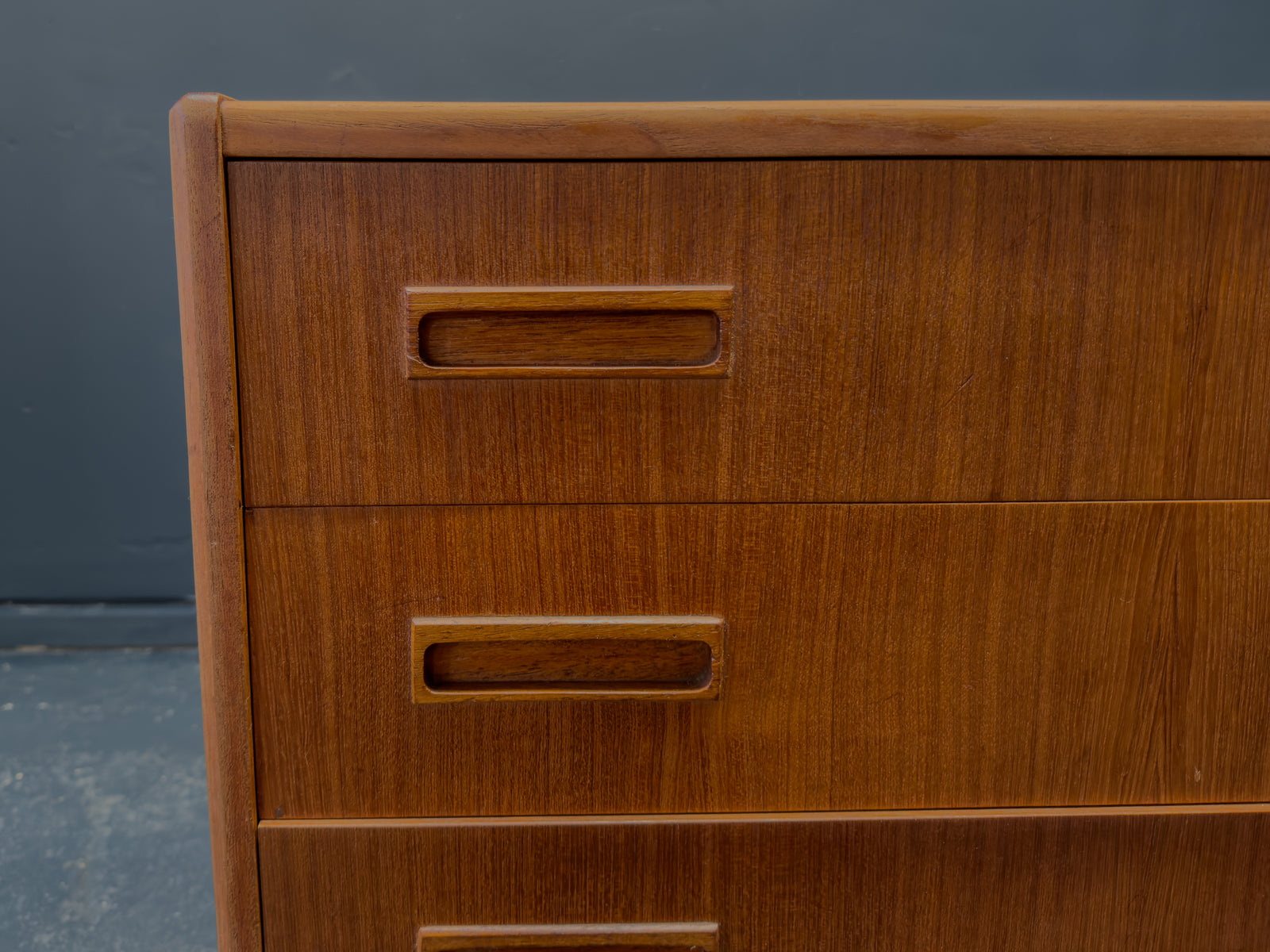 Teak chest of drawers