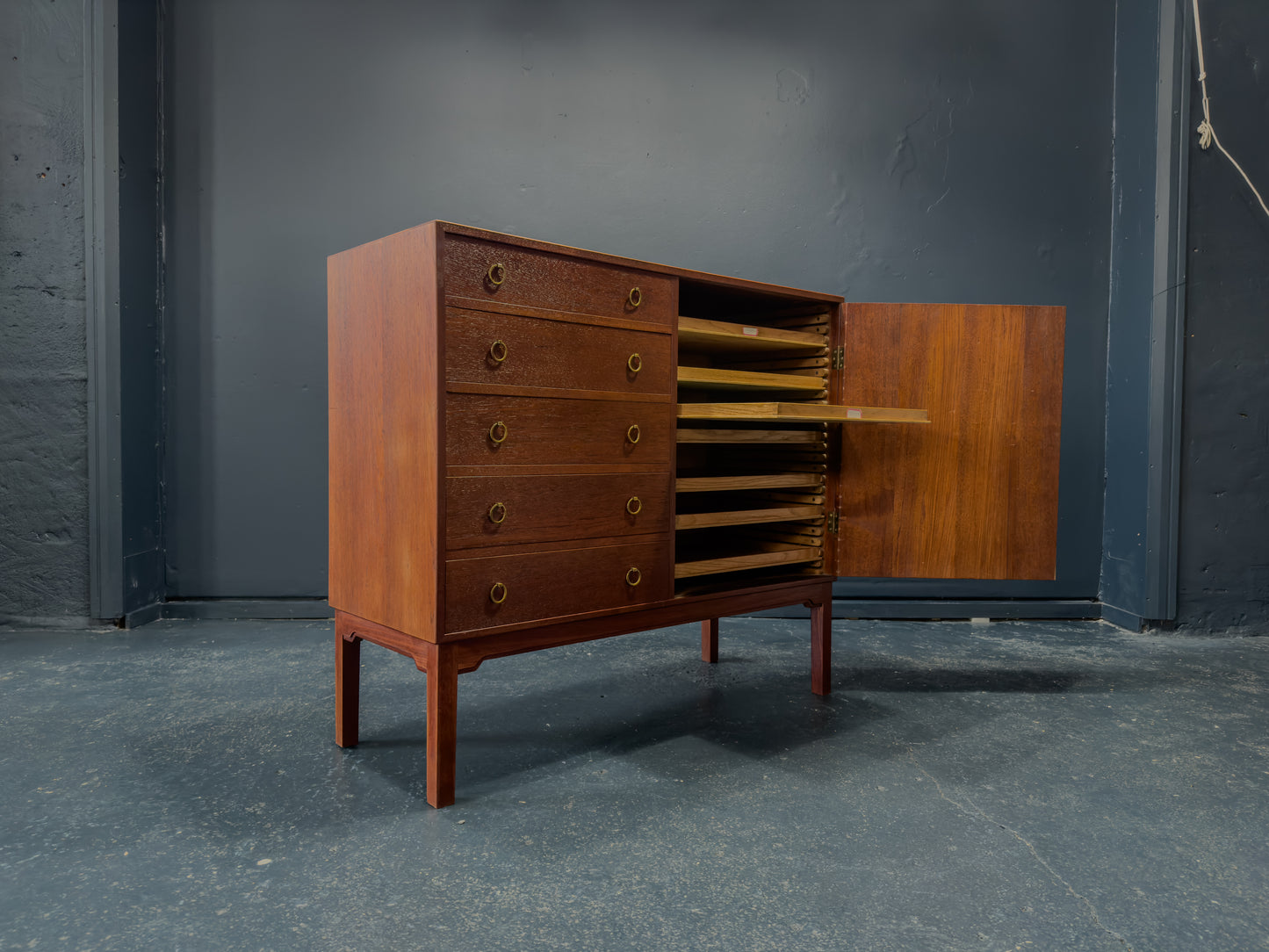 Large Oak Sideboard with Drawers