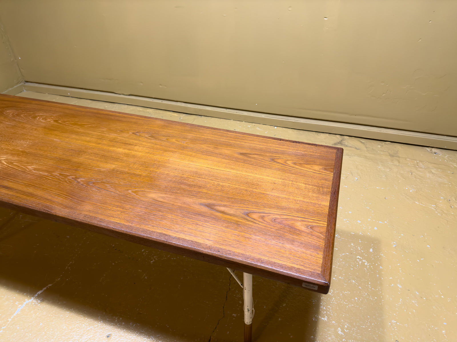 Table with White Metal Legs