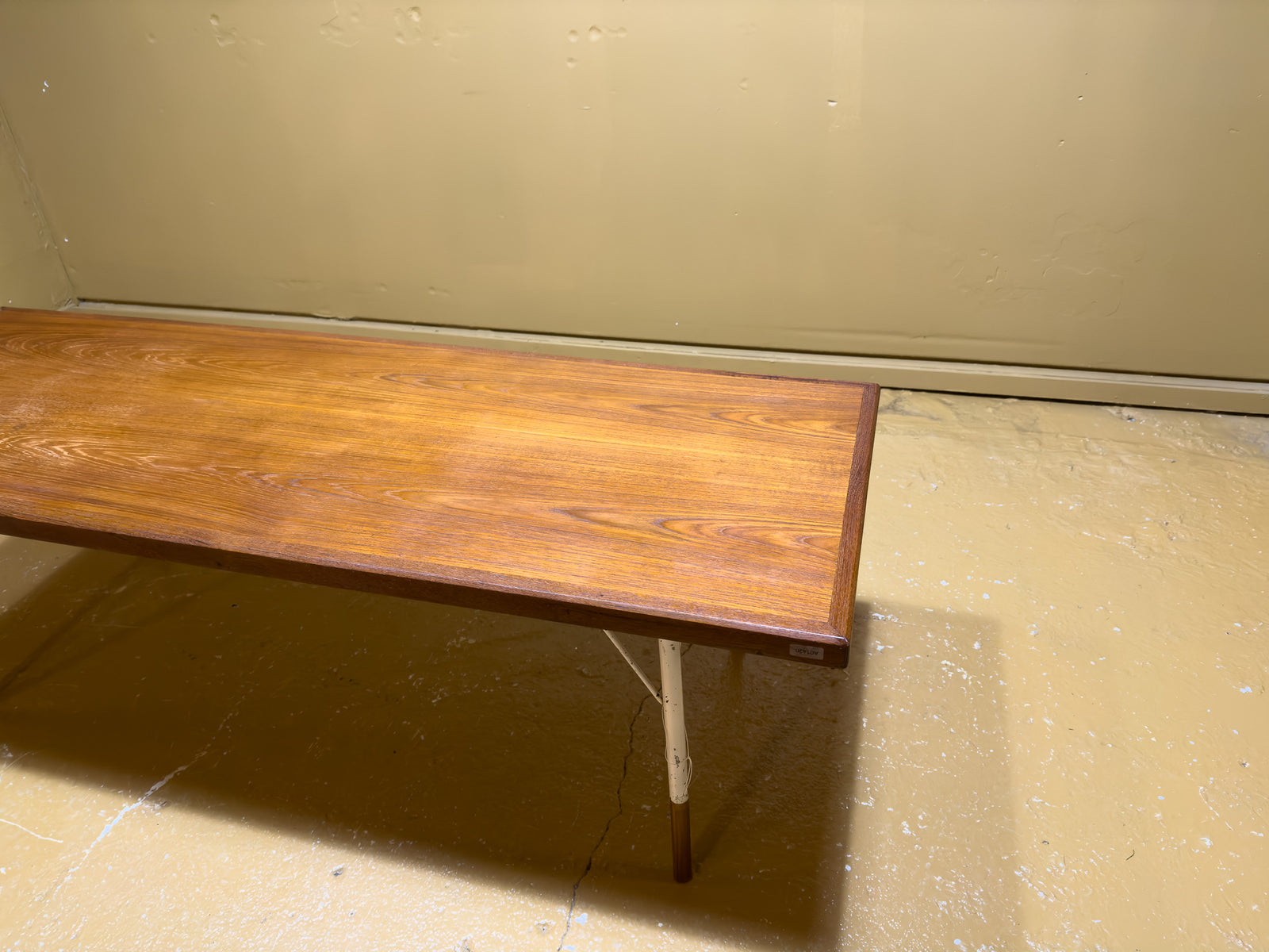 Table with White Metal Legs