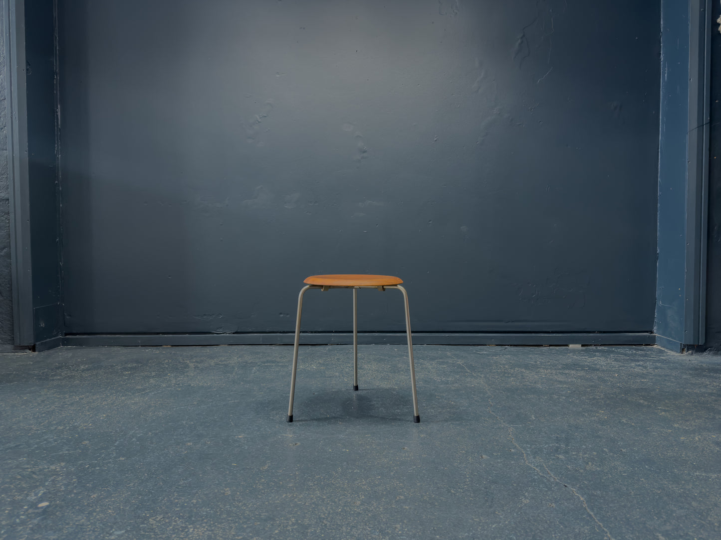 Arne Jacobsen Dot Stool