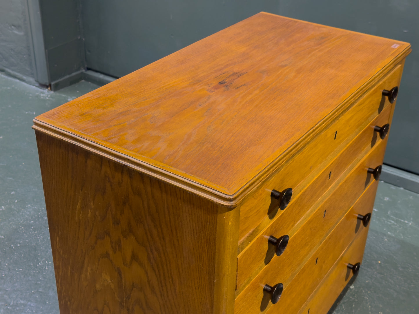 Chest of Drawers with Wooden Handle