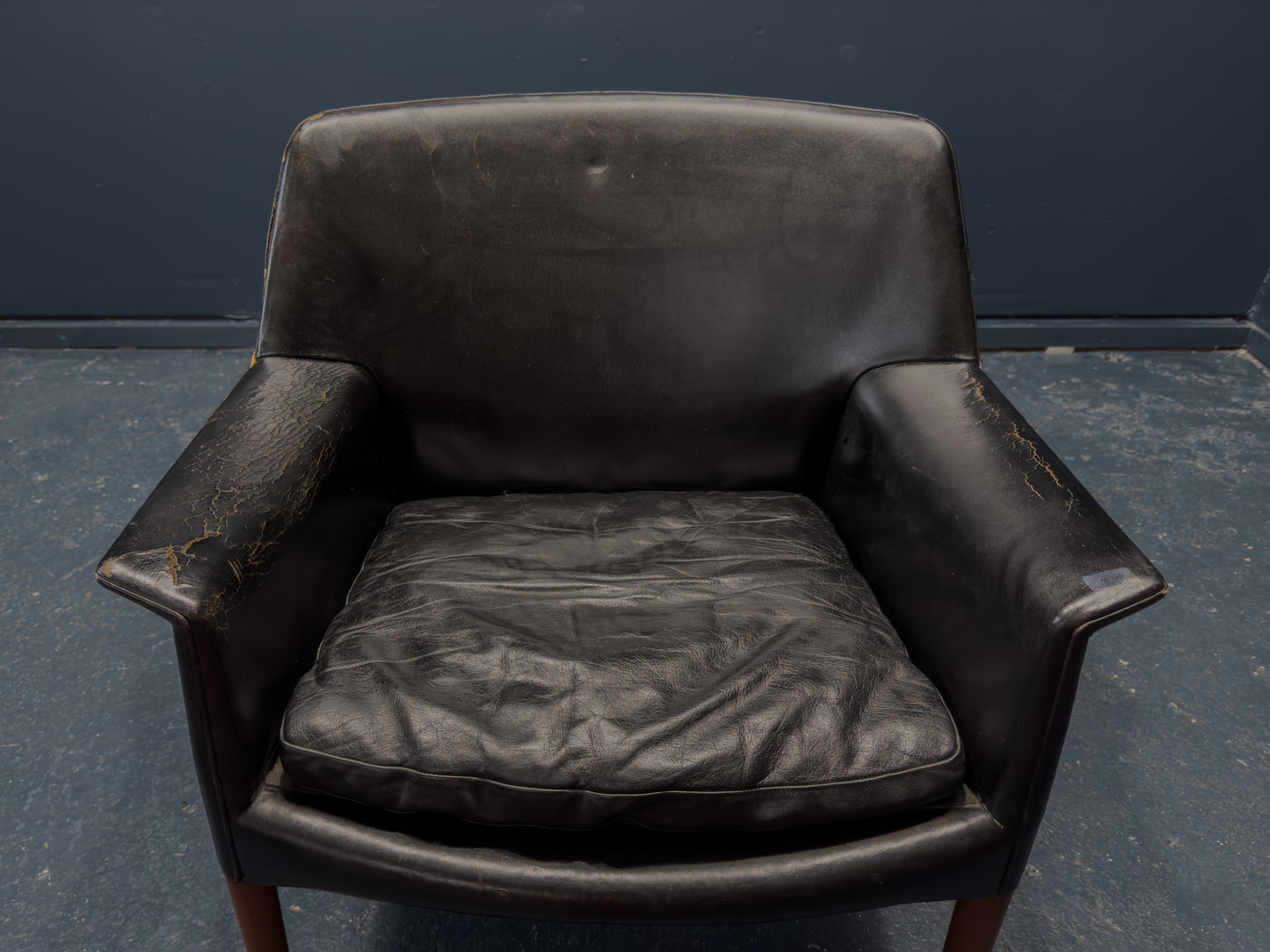 Model WB3838 Leather Armchair