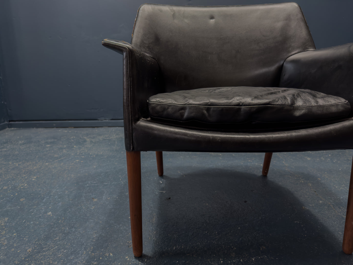 Model WB3838 Leather Armchair