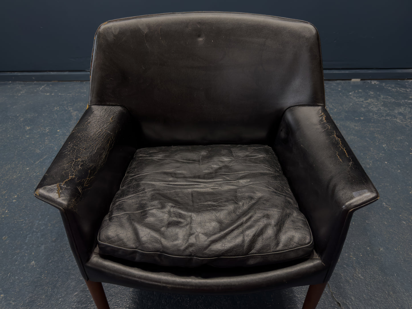 Model WB3838 Leather Armchair