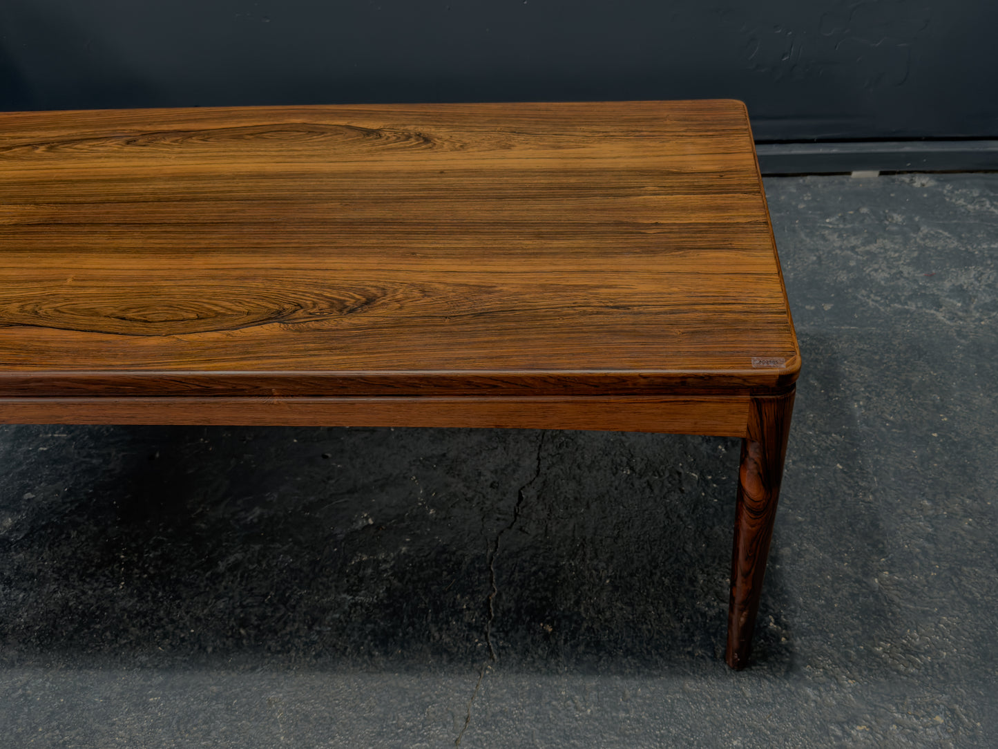 Large extendable Rosewood Coffee Table