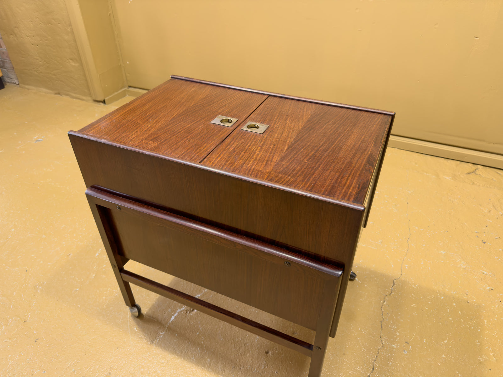 Dyrlund Rosewood Dry Bar Cart