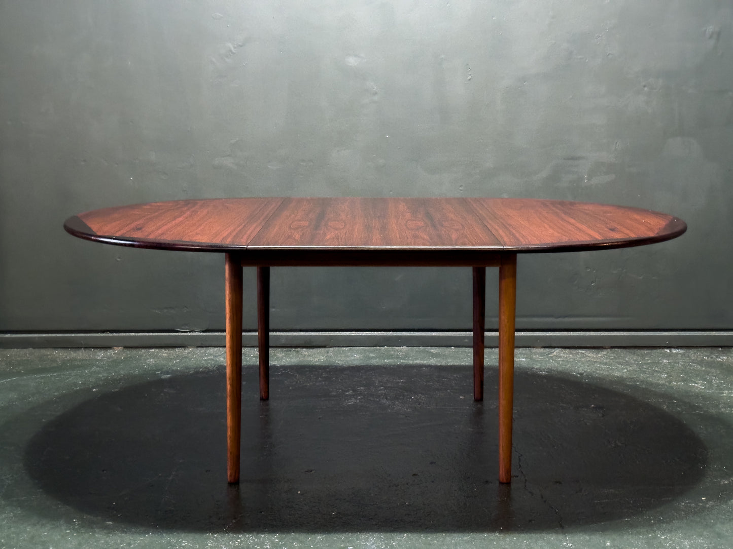 Round Extendable Rosewood Dining Table