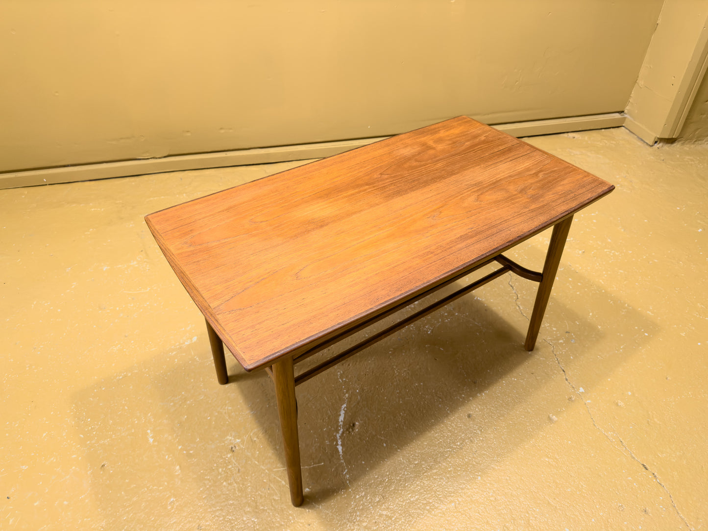 Extendable Teak Coffee Table