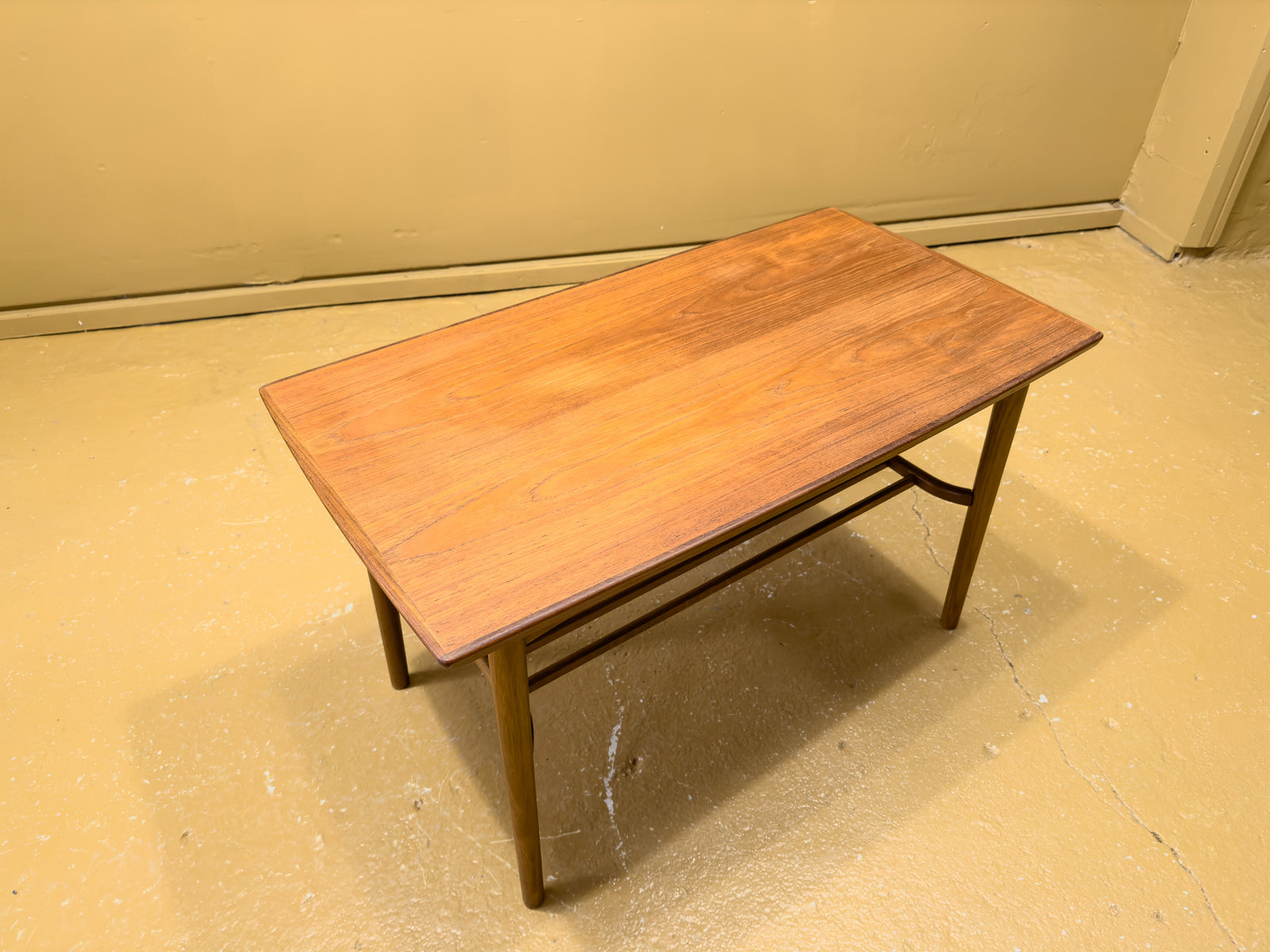Extendable Teak Coffee Table