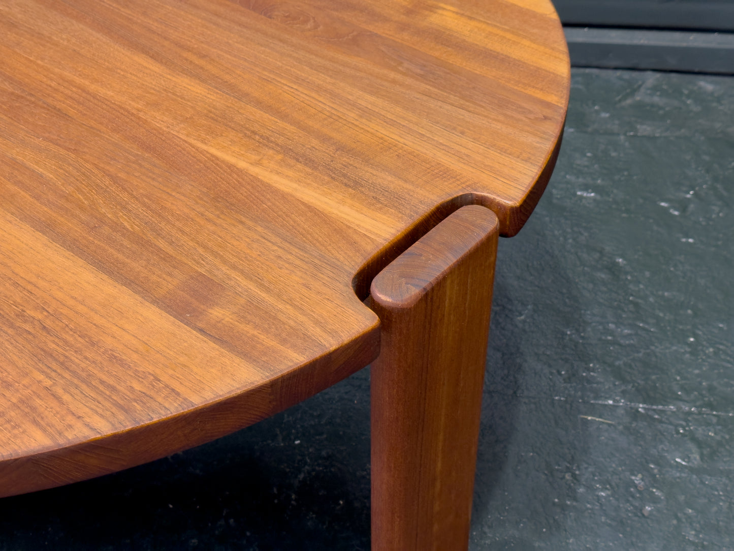 Komfort Round Teak Coffee Table
